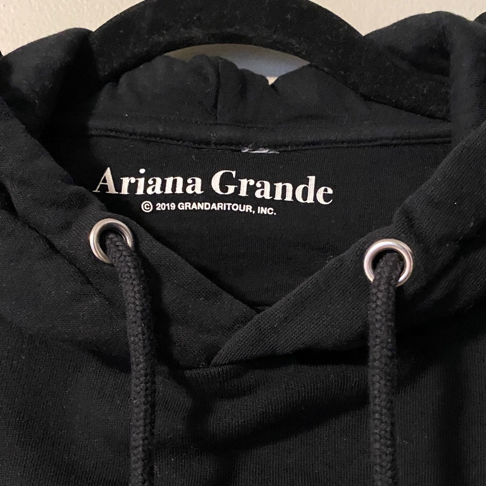 Ariana Grande 7 Rings Black Hoodie with Graphic Print - Picture 2 of 2